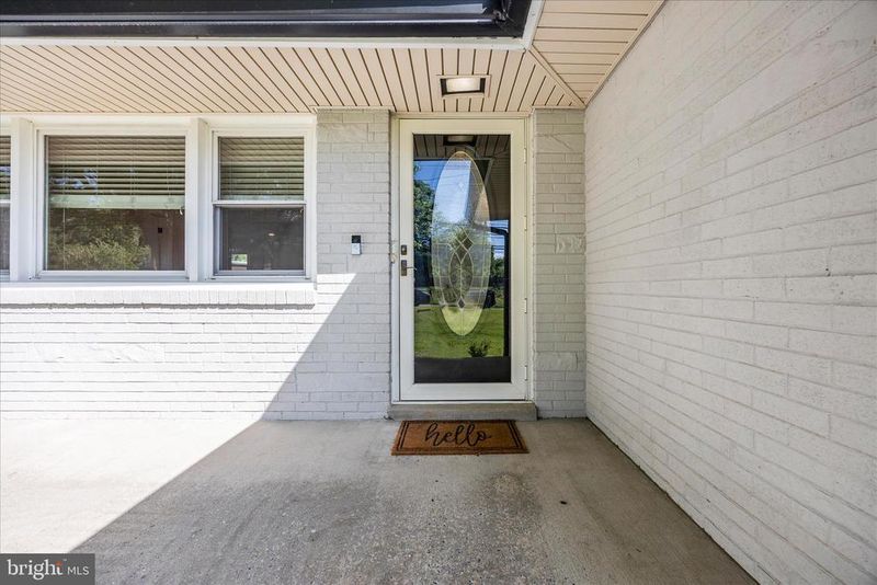16215 Redland Rd, Rockville, MD 20855