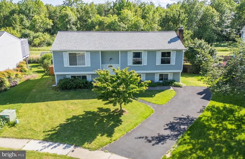 5690 Pebble Dr, Frederick, MD 21703
