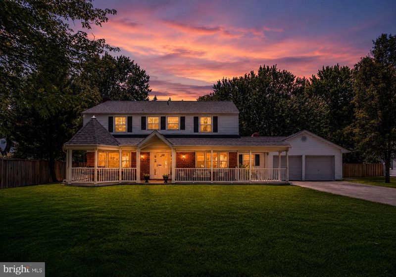 13042 Maple View Ln, Fairfax, VA 22033