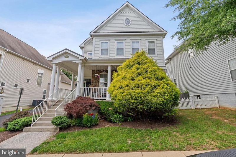17571 Lethridge Cir, Round Hill, VA 20141