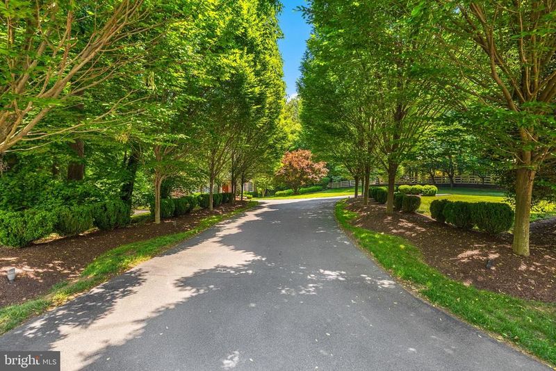 8558 Georgetown PIKE, Mclean, VA 22102
