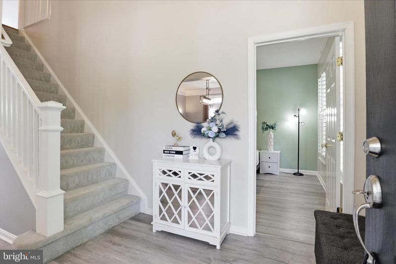 20385 Bowfonds St, Ashburn, VA 20147
