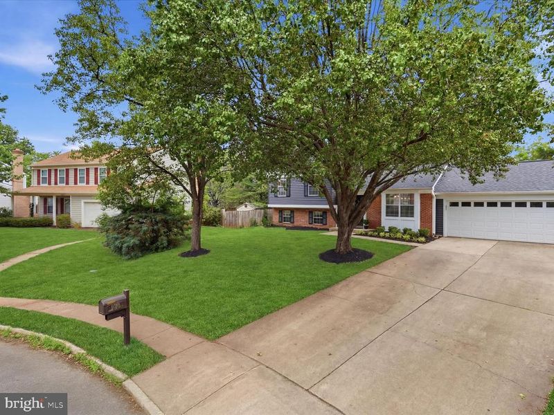 10323 Amberleigh Ct, Manassas, VA 20110