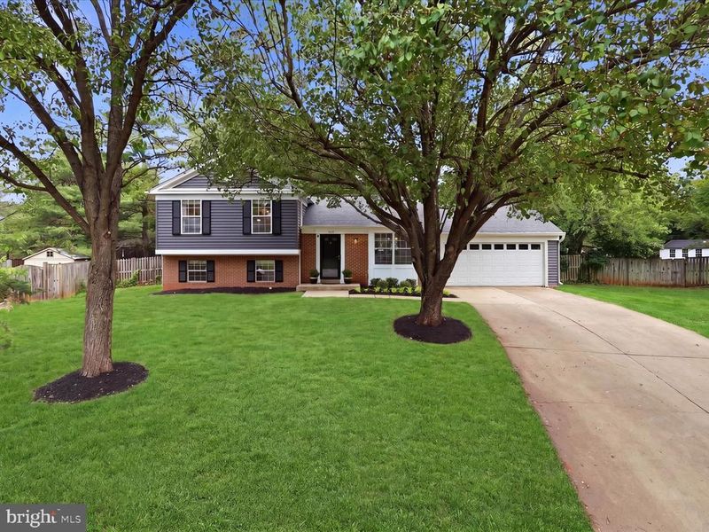 10323 Amberleigh Ct, Manassas, VA 20110