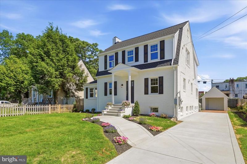 3008 16th St S, Arlington, VA 22204