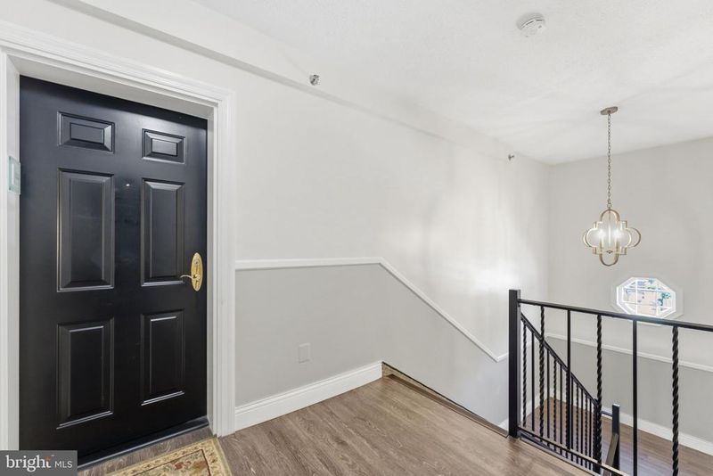 612 Bashford Ln #1222, Alexandria, VA 22314