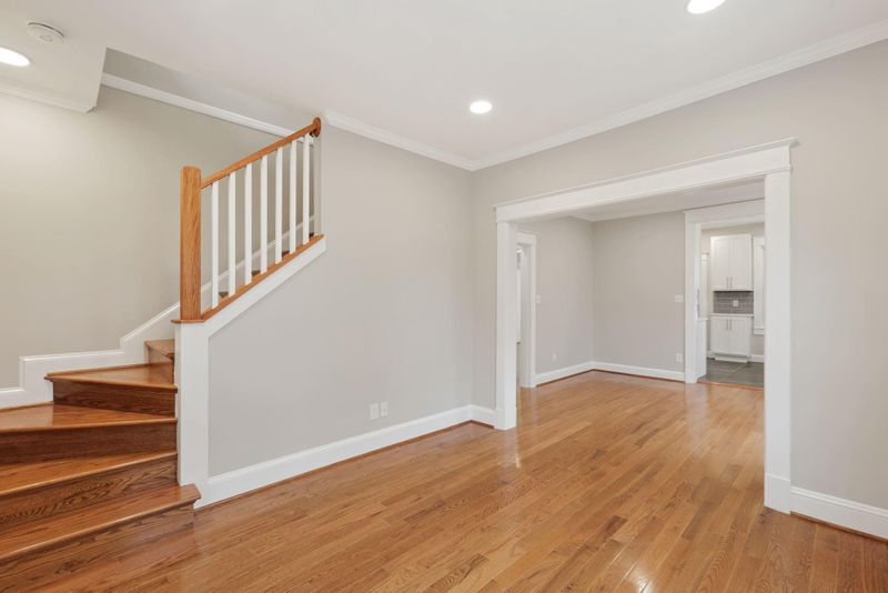 6011 44th Ave, Hyattsville, MD 20781