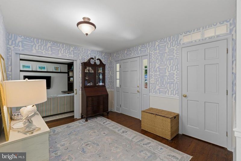 1915 Dulaney Pl, Annapolis, MD 21409