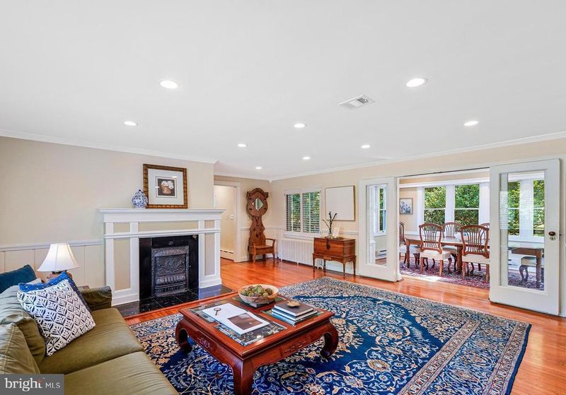 8601 Mount Zephyr Dr, Alexandria, VA 22309