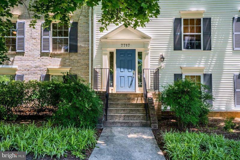 7717 Inversham Dr #116, Falls Church, VA 22042