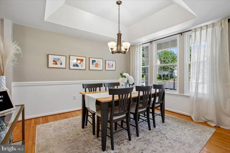 9802 Cresence Way, Fairfax, VA 22032