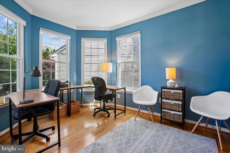 9802 Cresence Way, Fairfax, VA 22032