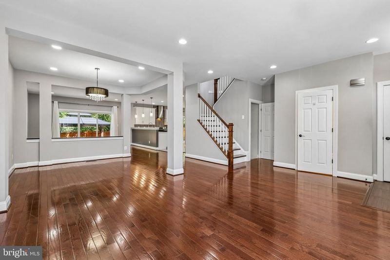 6009 Mcalester Way, Centreville, VA 20121