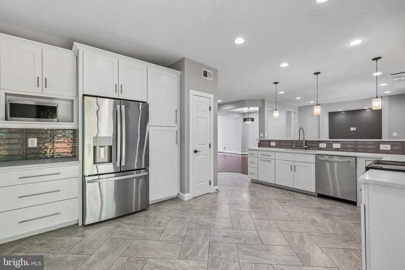 6009 Mcalester Way, Centreville, VA 20121