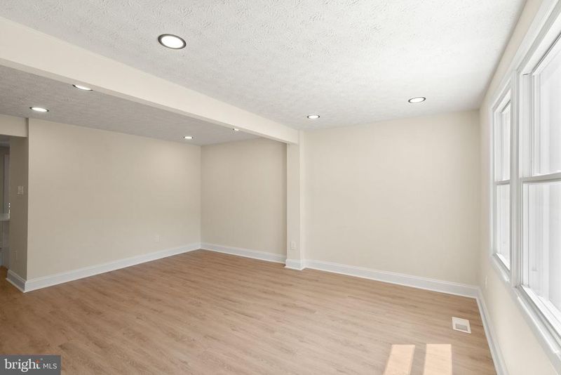 8085 Steeple Chase Ct, Springfield, VA 22153