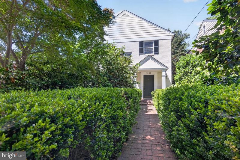 1656 Foxhall Rd NW, Washington, DC 20007