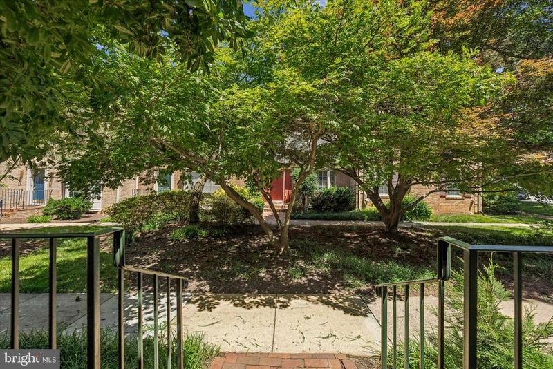 432 N Park Dr, Arlington, VA 22203