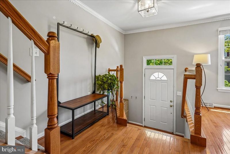 2022 Pieris Ct, Vienna, VA 22182