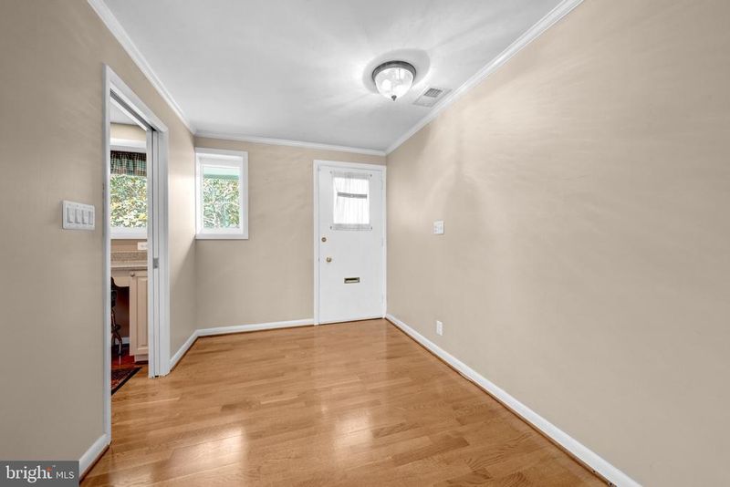 3525 Devon Dr, Falls Church, VA 22042