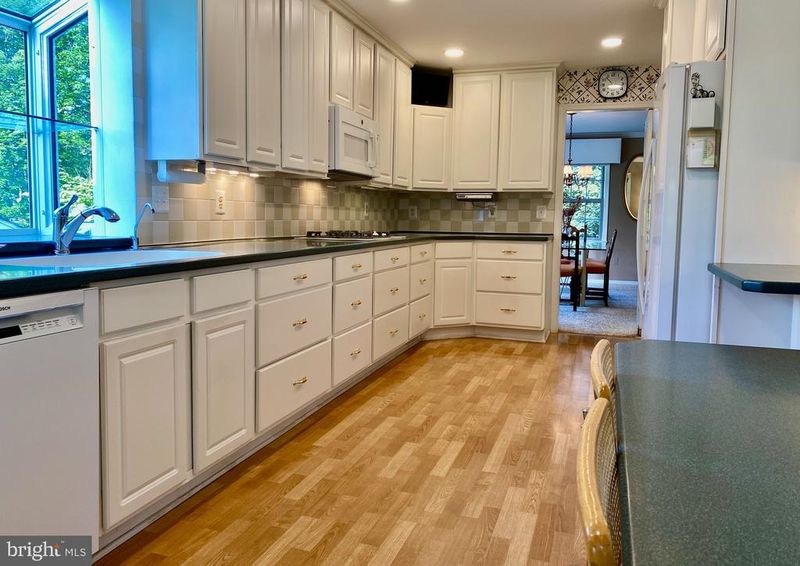 1601 Mary Ellen Ct, Mclean, VA 22101