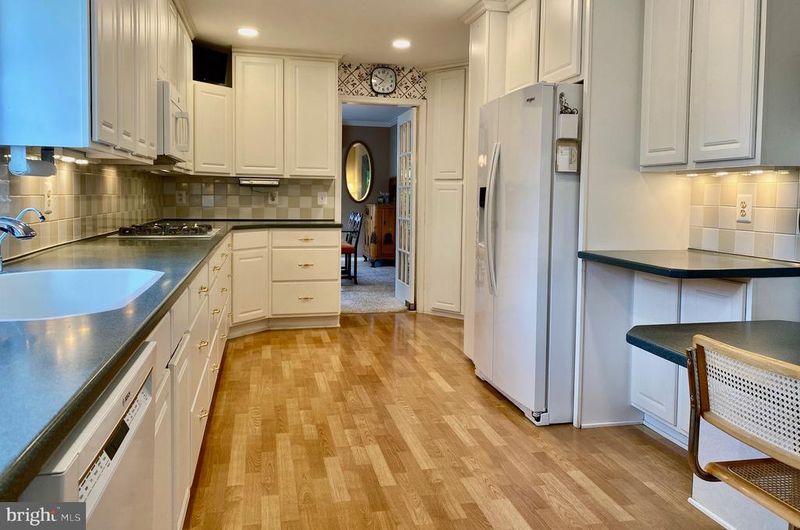 1601 Mary Ellen Ct, Mclean, VA 22101