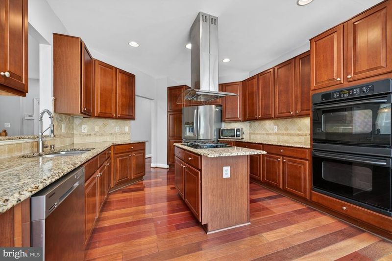 23139 Persimmon Ridge Rd, Clarksburg, MD 20871