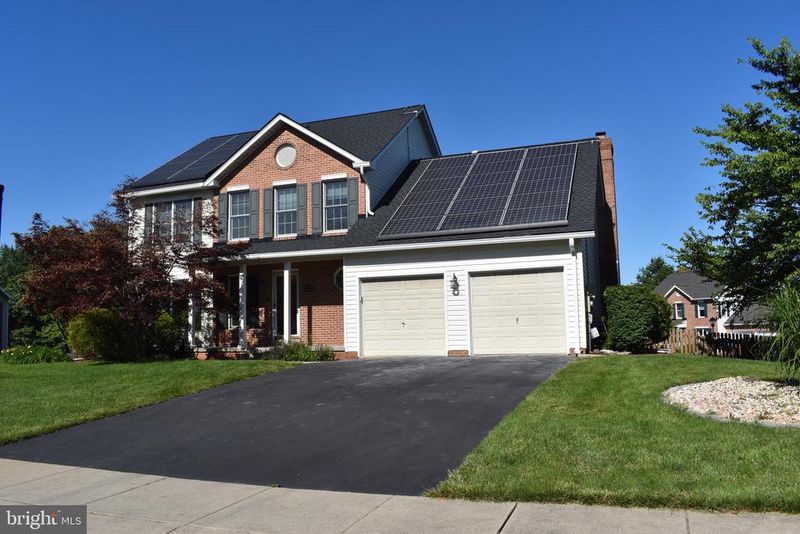 2174 E Greenleaf Dr, Frederick, MD 21702