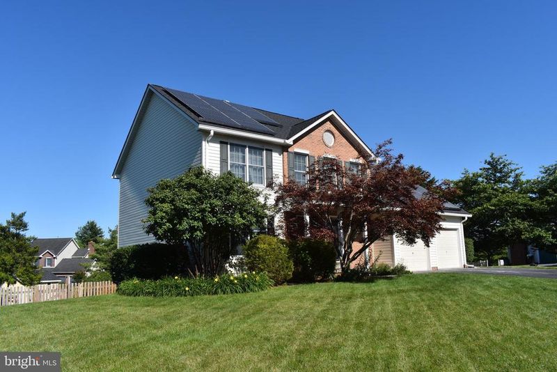 2174 E Greenleaf Dr, Frederick, MD 21702