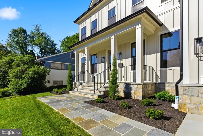 7705 Holiday Ter, Bethesda, MD 20817