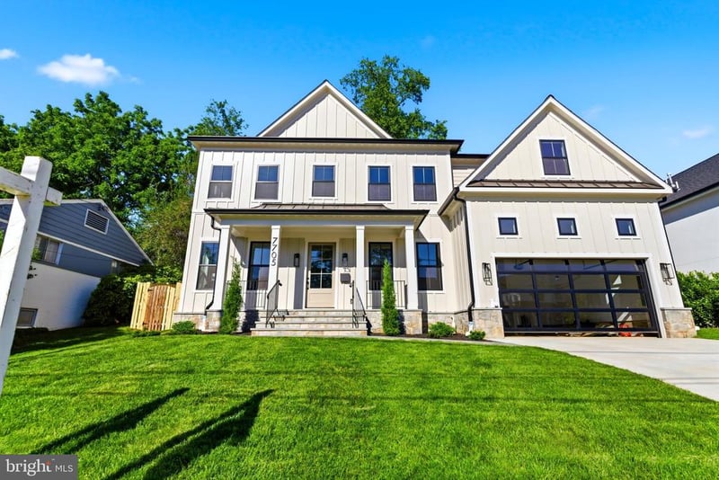 7705 Holiday Ter, Bethesda, MD 20817