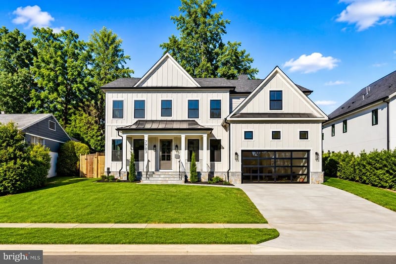 7705 Holiday Ter, Bethesda, MD 20817