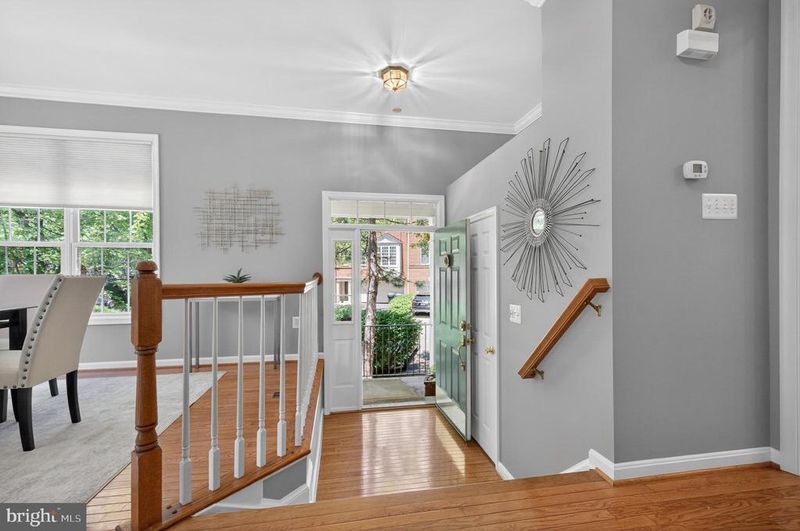 428 Clayton Ln, Alexandria, VA 22304