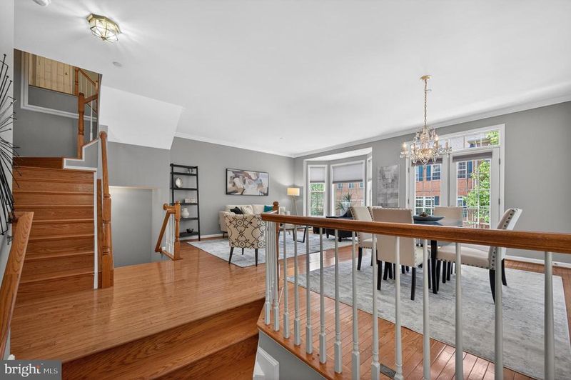 428 Clayton Ln, Alexandria, VA 22304