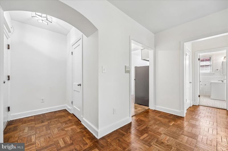 4481 Macarthur Blvd NW #204, Washington, DC 20007