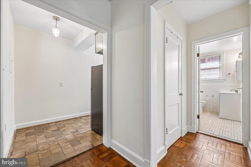 4481 Macarthur Blvd NW #204, Washington, DC 20007