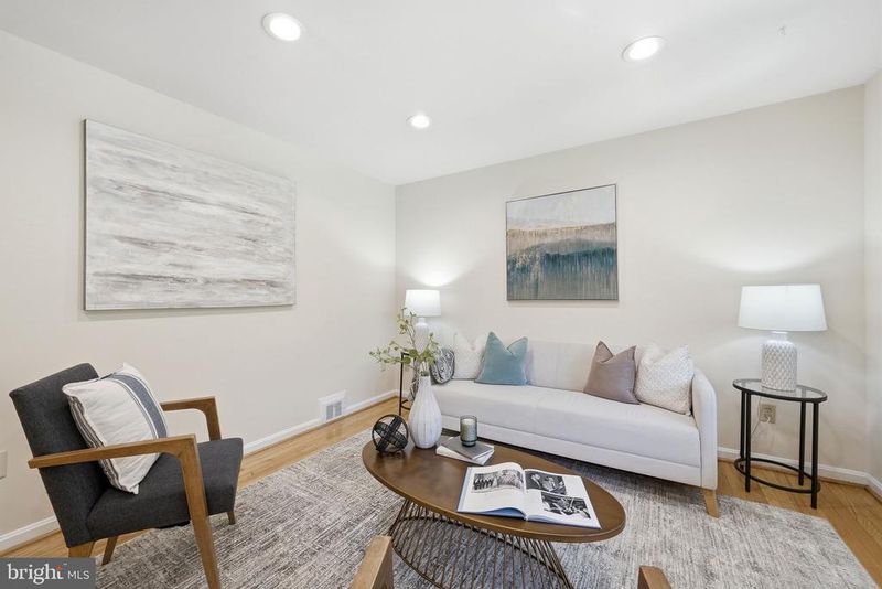 4338 Andes Dr, Fairfax, VA 22030