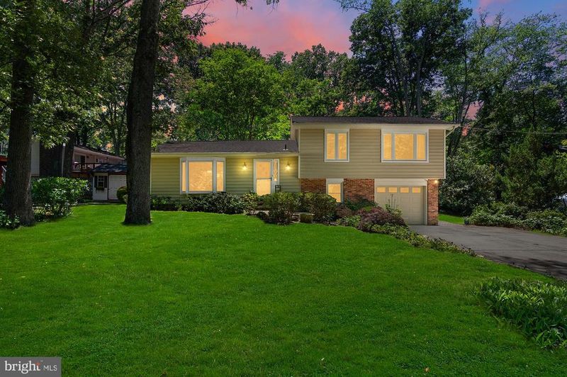 1123 Chinaberry Ln, Crownsville, MD 21032