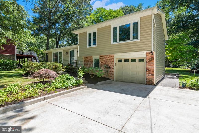 1123 Chinaberry Ln, Crownsville, MD 21032