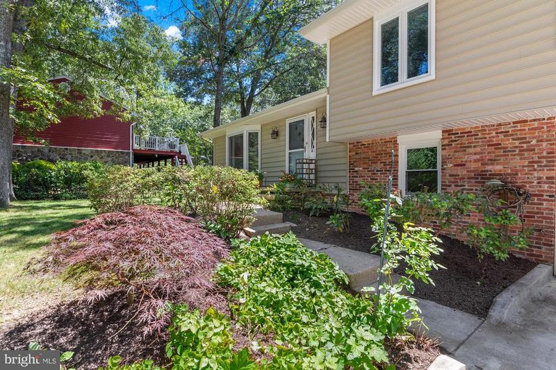 1123 Chinaberry Ln, Crownsville, MD 21032