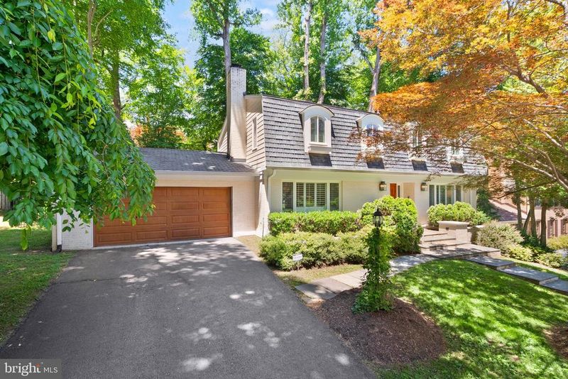 4136 Round Hill Rd, Arlington, VA 22207