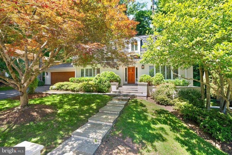 4136 Round Hill Rd, Arlington, VA 22207