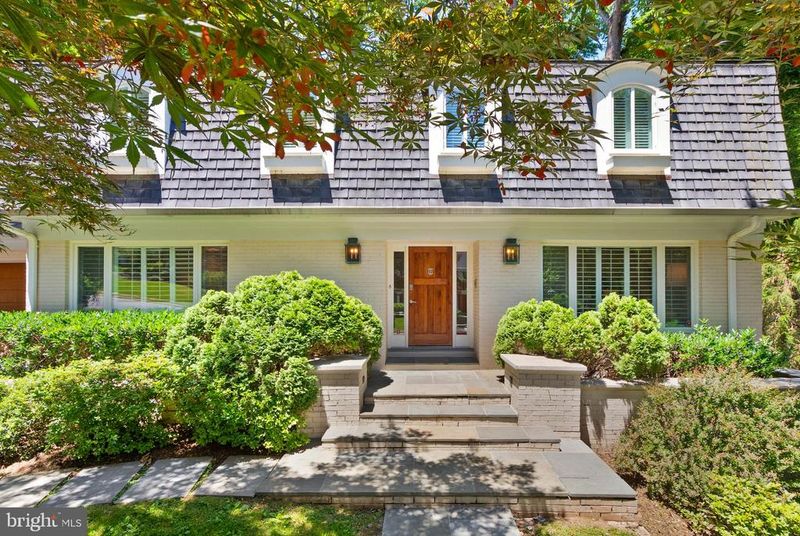 4136 Round Hill Rd, Arlington, VA 22207
