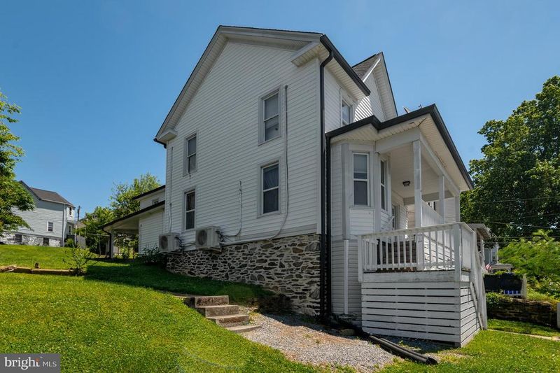 319 E A St #1, Brunswick, MD 21716