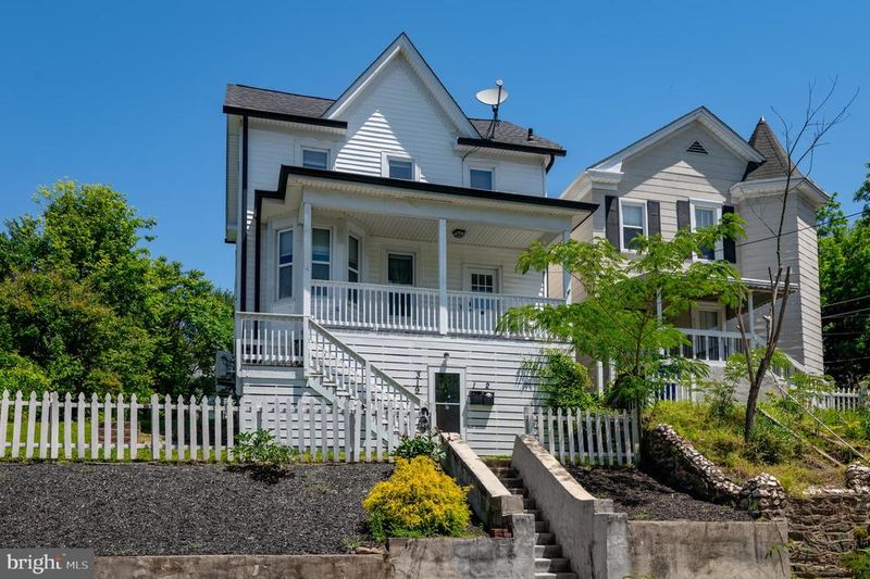 319 E A St #1, Brunswick, MD 21716