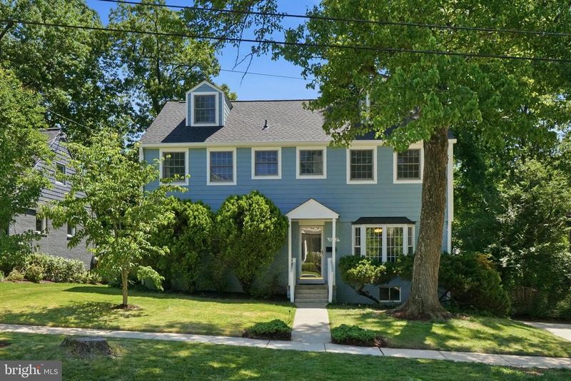 9223 Adelaide Dr, Bethesda, MD 20817