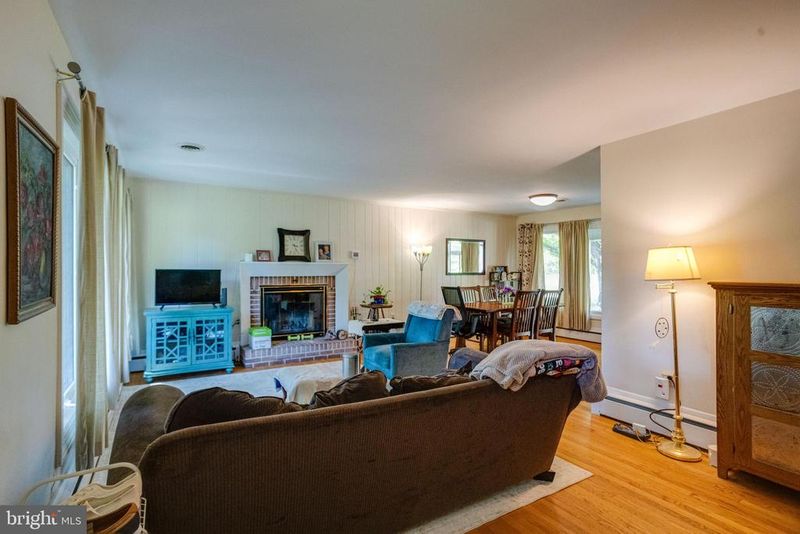 3401 Dogwood Dr, Ellicott City, MD 21042