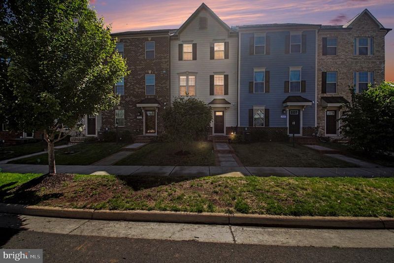 18143 Red Mulberry Rd, Dumfries, VA 22026