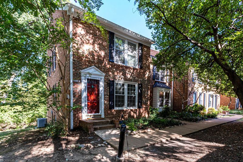 2428 S Walter Reed Dr #A, Arlington, VA 22206