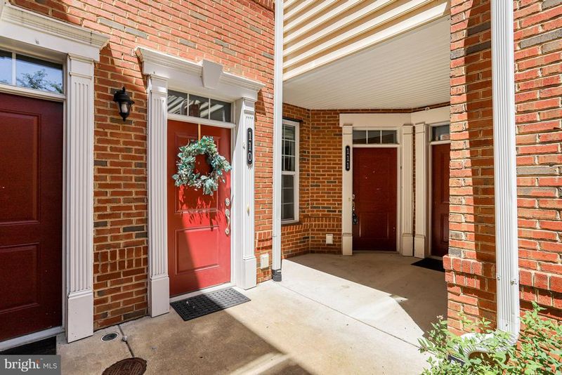 23225 Milltown Knoll Sq #111, Ashburn, VA 20148