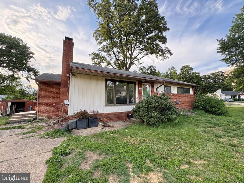 5610 Magnolia Ln, Alexandria, VA 22311